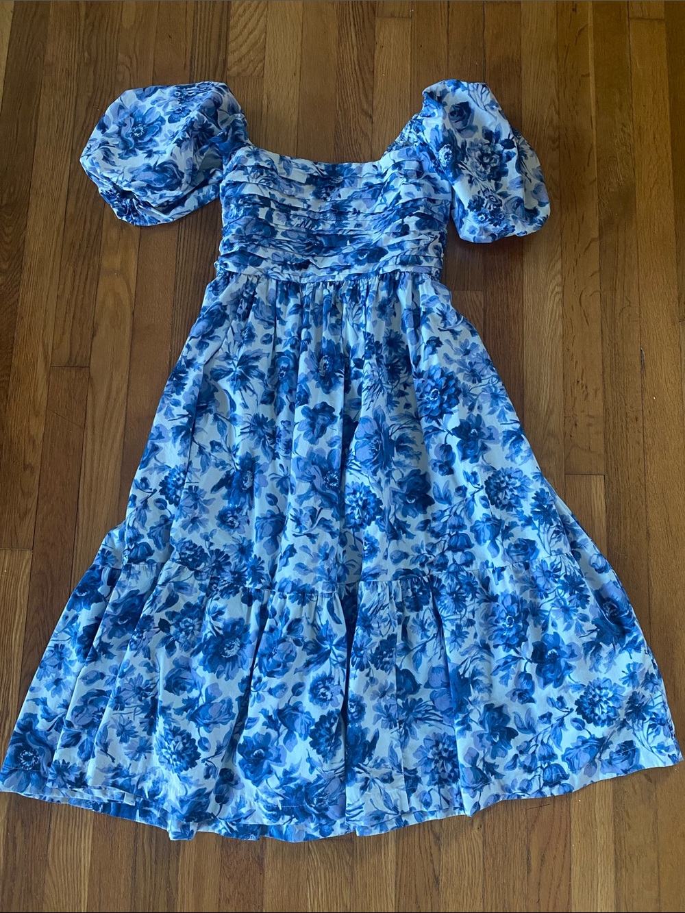 Abercrombie & Fitch Emerson Poplin Puff Sleeve Midi Dress blue and white floral